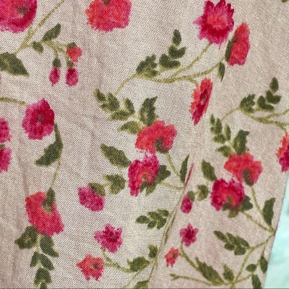 Abercrombie & Fitch overlapping open back pink floral crop tank top - Picture 7 of 8